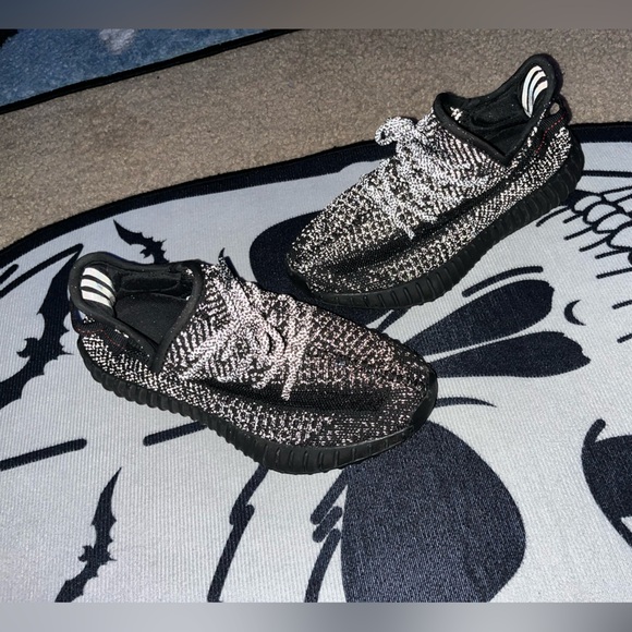 yeezy 350 reflective Static Black! Hmu with offers